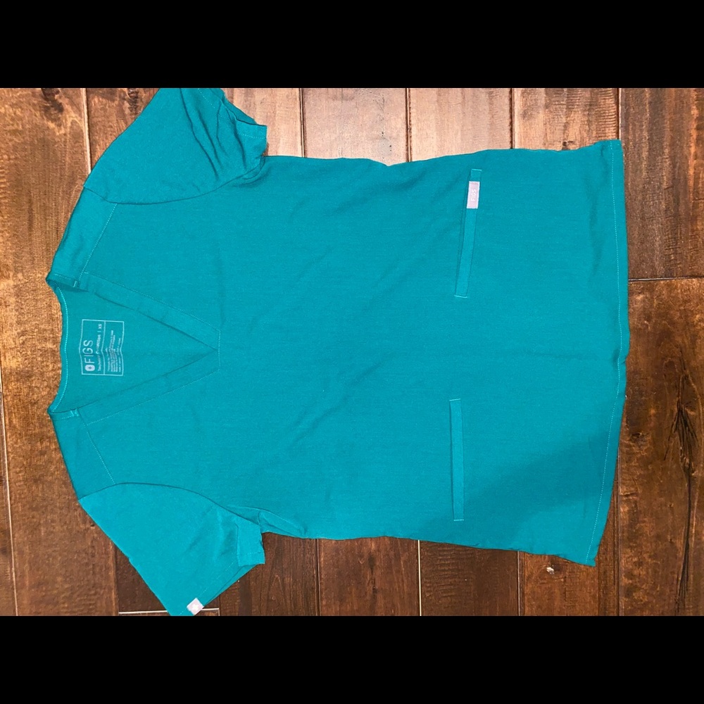 Brand New Figs Scrub Top